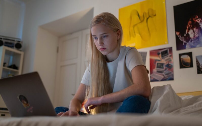 what to do when you're a bored teenage girl