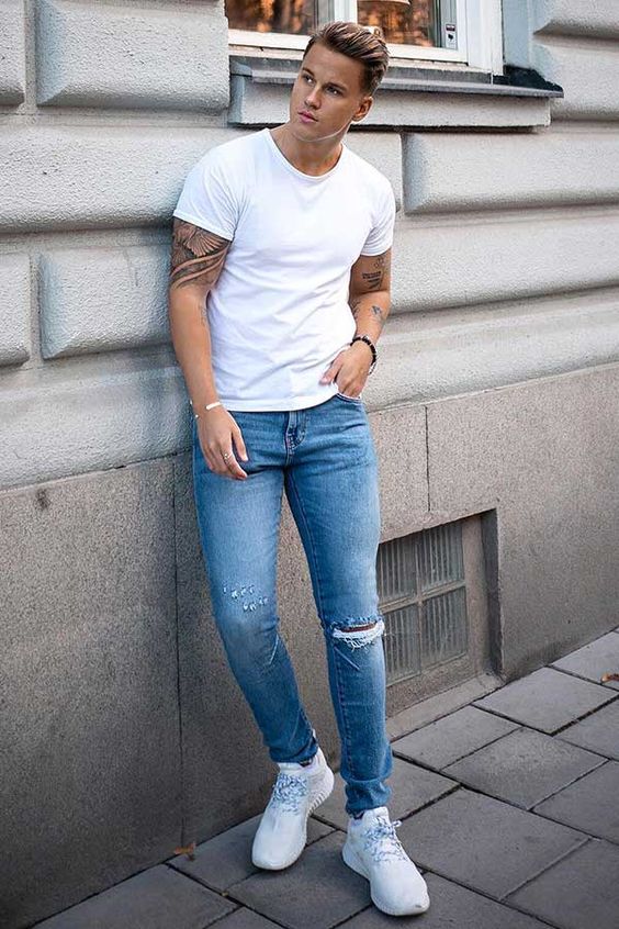 What Should Guys Wear To a Frat Party