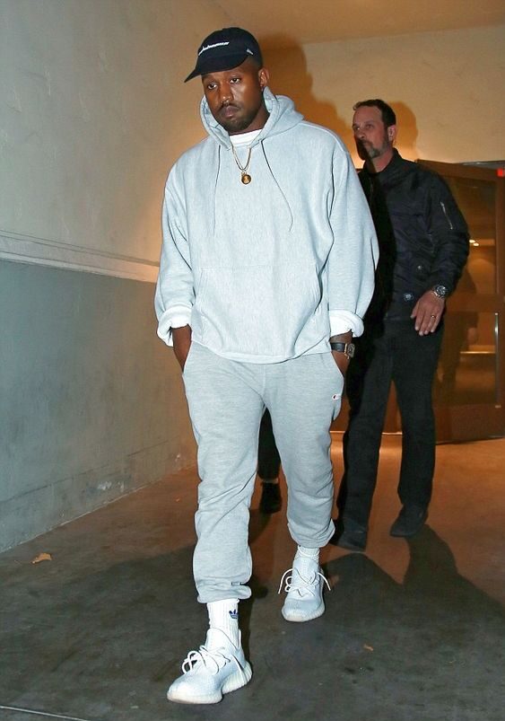 how to style yeezys with a sweatsuit