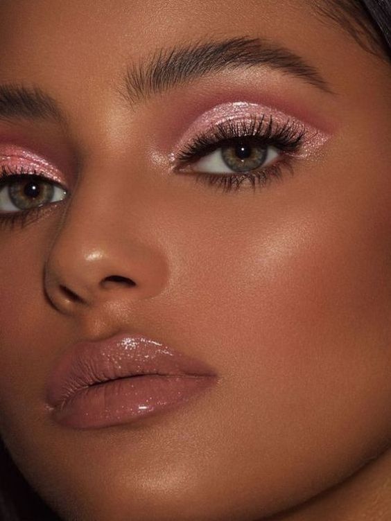 pink Coachella makeup