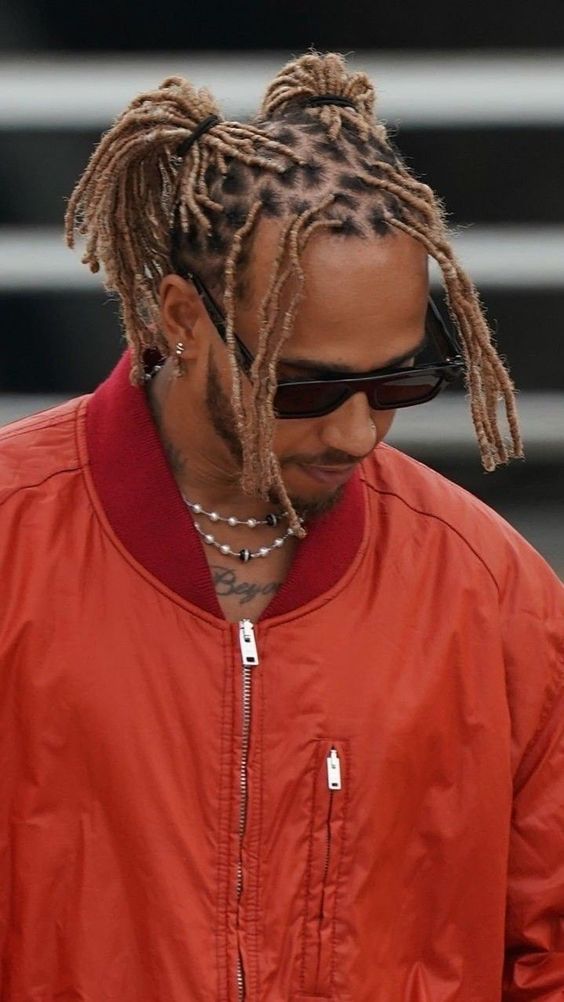 blonde micro dreads hairstyle guys