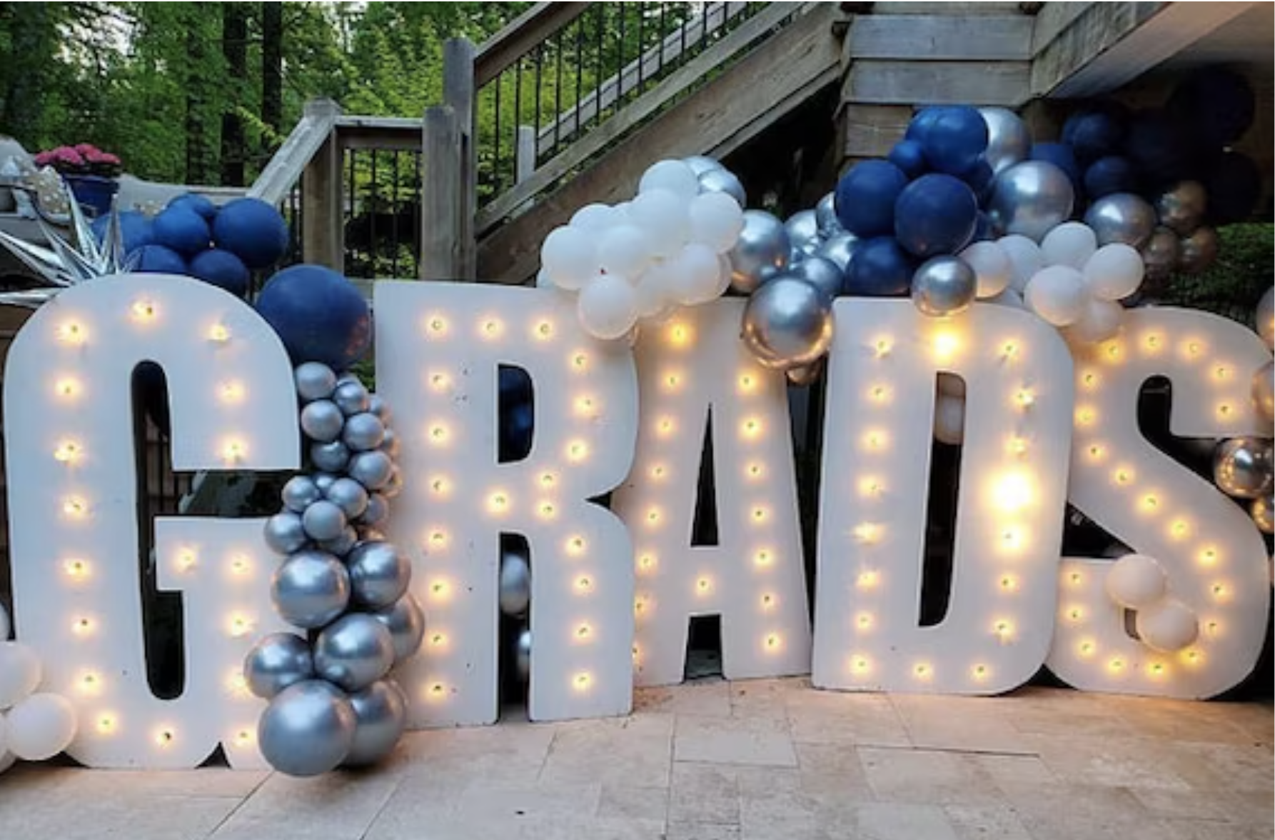 25 Amazing Photo Booth Graduation Ideas in 2024