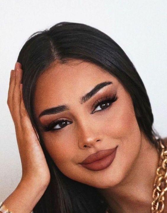 prom makeup ideas for a black dress
