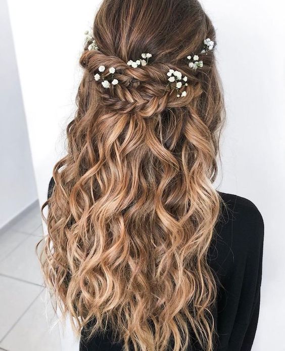 wavy curly blonde hair simple