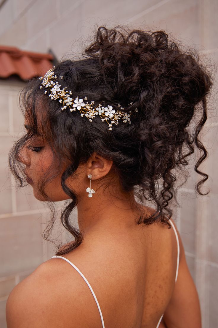 prom hairstyles for curly hair