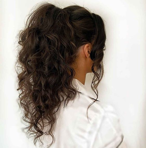 How Do You Wear Curly Hair for Prom?