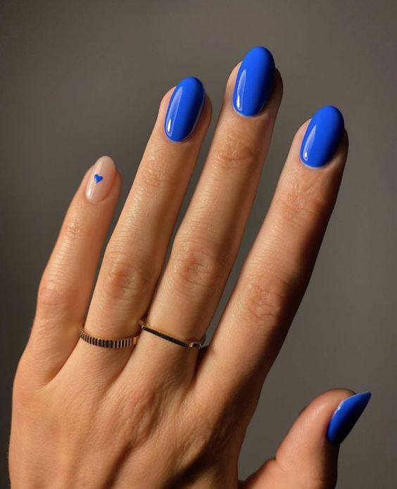 best nails for graduation