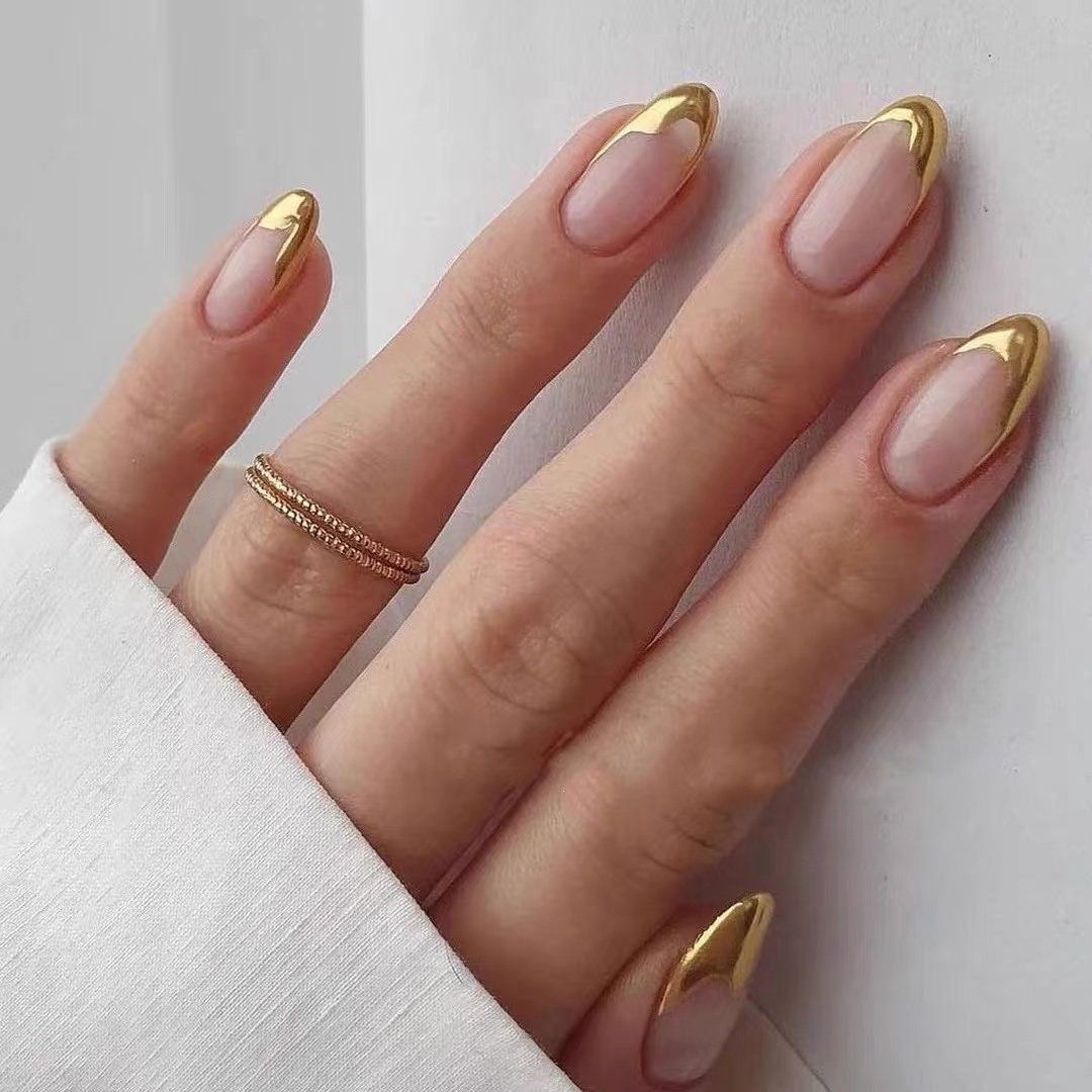gold simple nail ideas