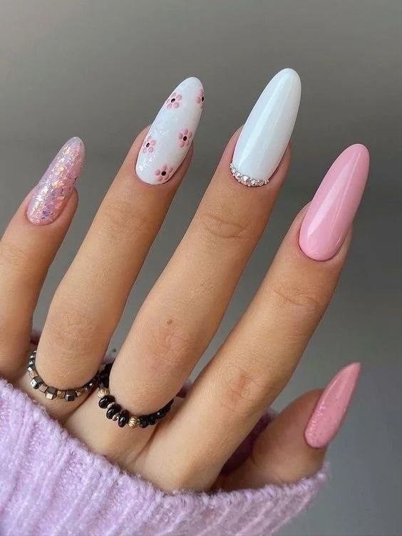 graduation nail inspiration cute