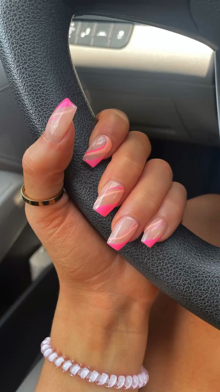 classy graduation nail inspiration