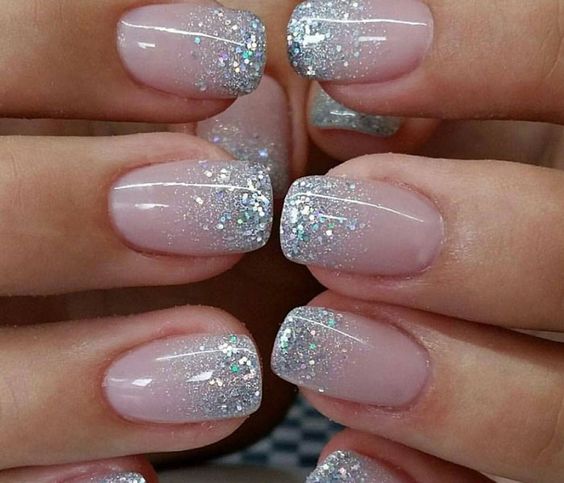 best simple nails for graduation