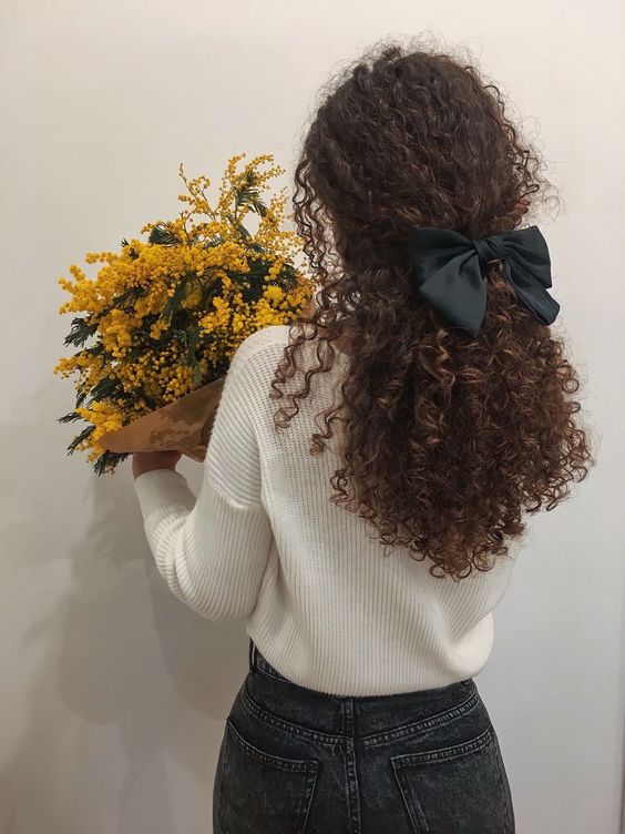 how to wear curly hair for graduation