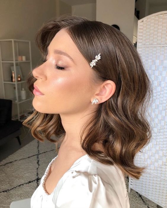 short hairstyles for graduation easy