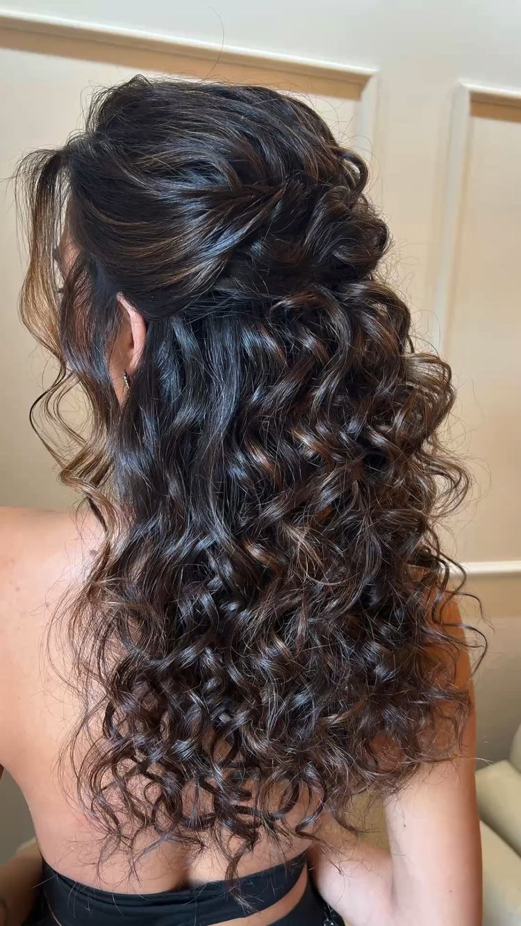 how to wear curly hair for graduation