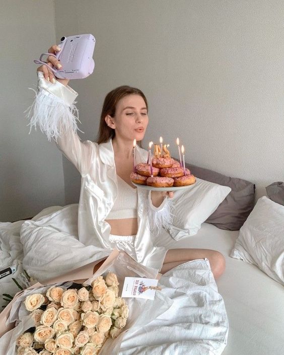 simple at home birthday photoshoot