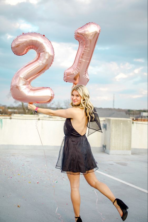 best outdoor 21st birthday photoshoot