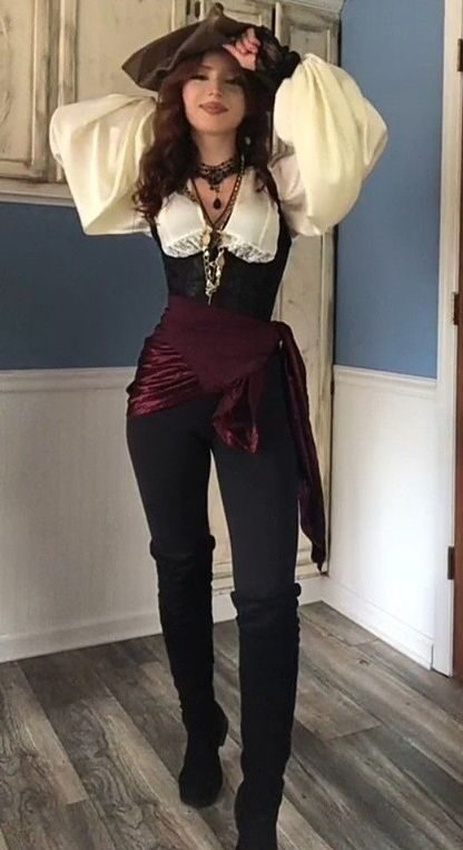 Cool outfit look for festival 