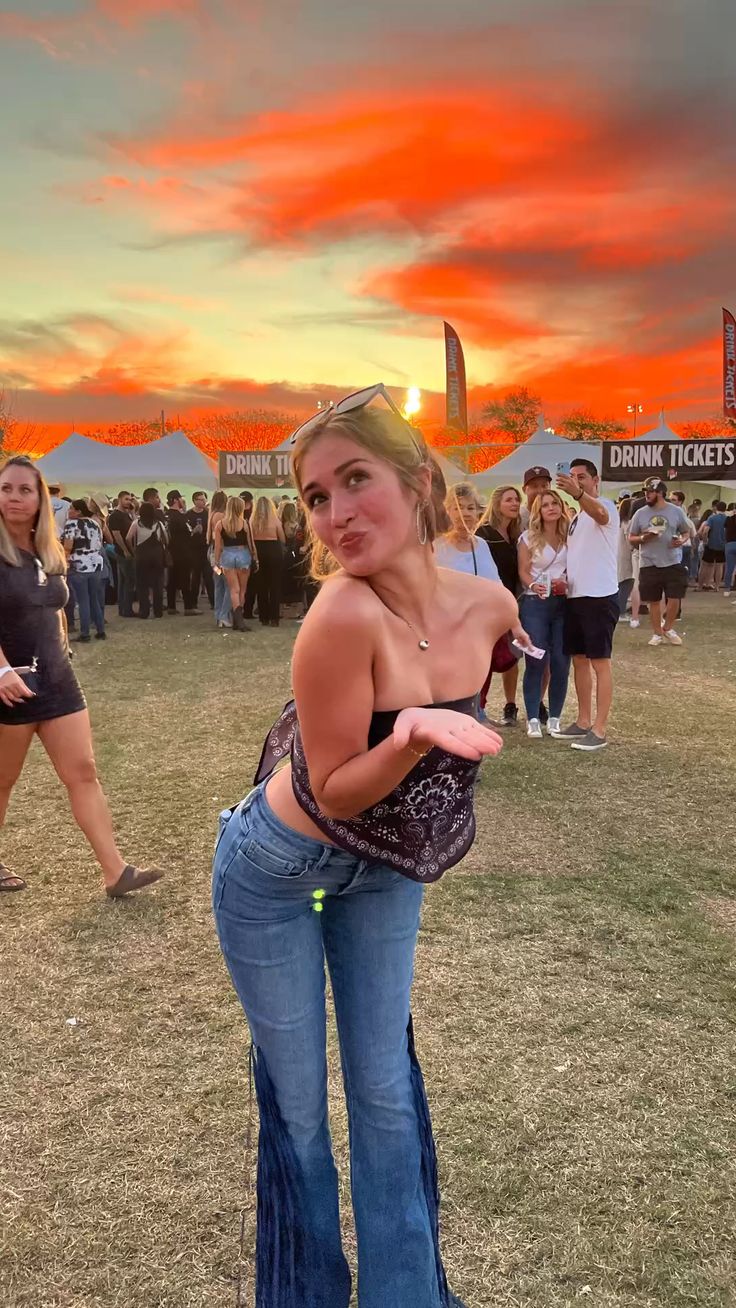 simple outfit for festival