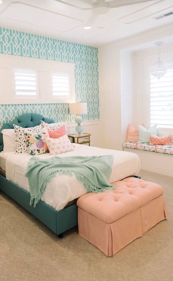 Teen girl room decor 