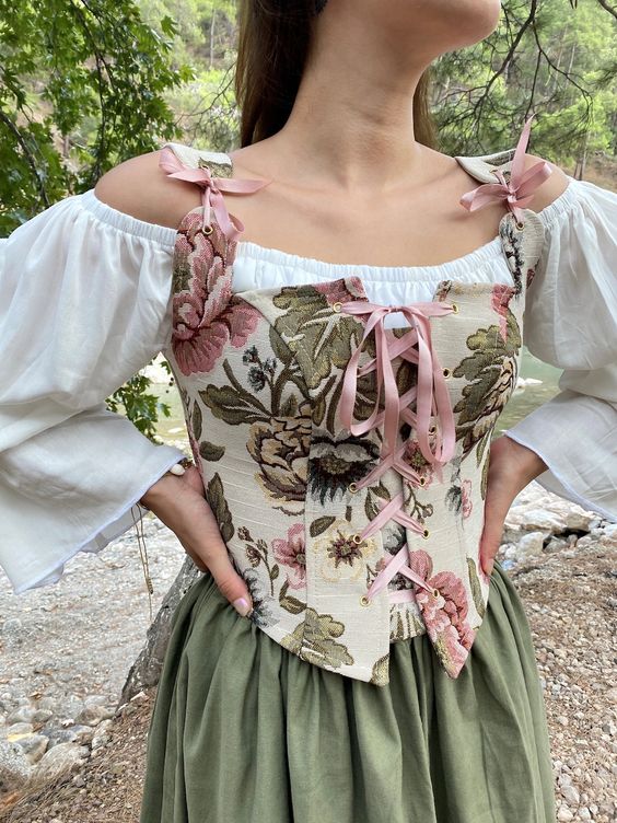 Renaissance fair outfit ideas 