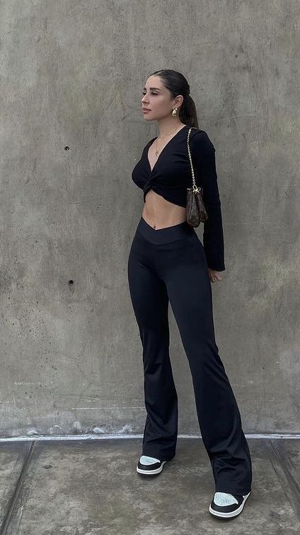 Simple and stylish outfits for girls 