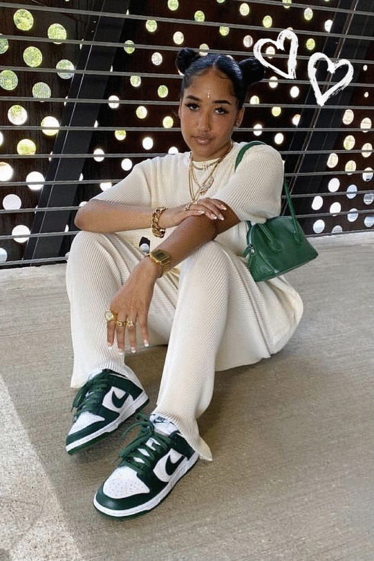 Simple and stylish outfits for girls 