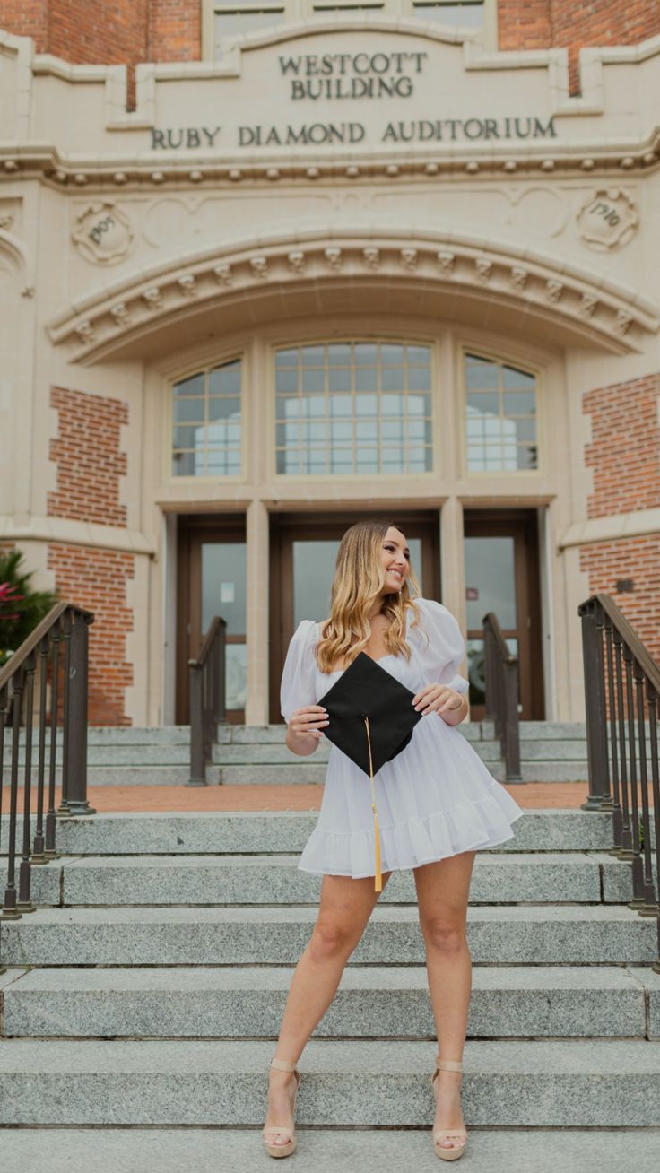 Simple White graduation dresses for party 