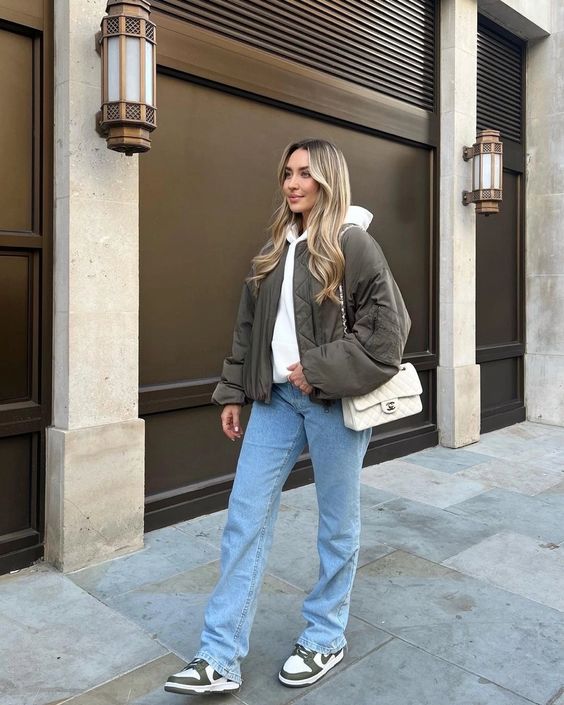 Simple and stylish outfits for girls 