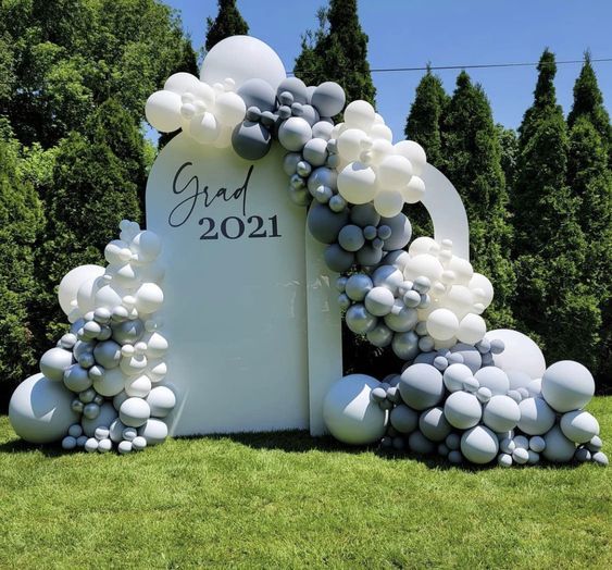 Graduation balloon ideas