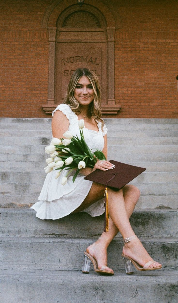 Cute White Graduation outfit ideas 