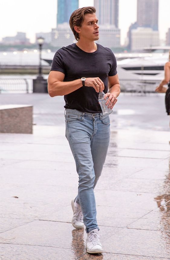 simple and stylish outfit for shoes