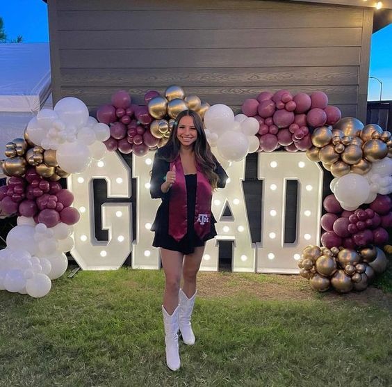 Grad decorations with balloons 