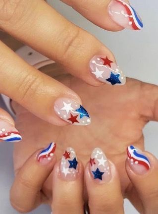 Fourth of July nail inspo 