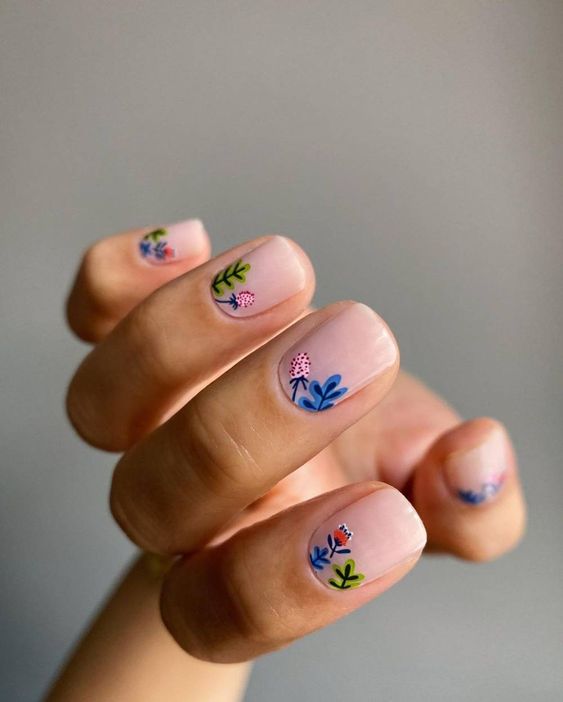 Elegant nails for summer 
