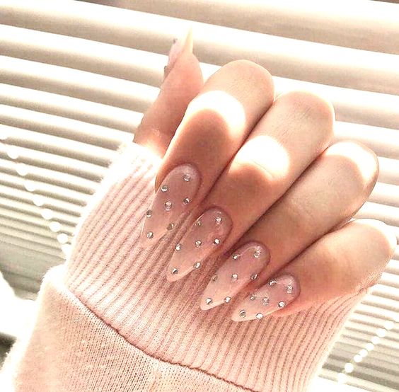 Valentines day nail inspo 