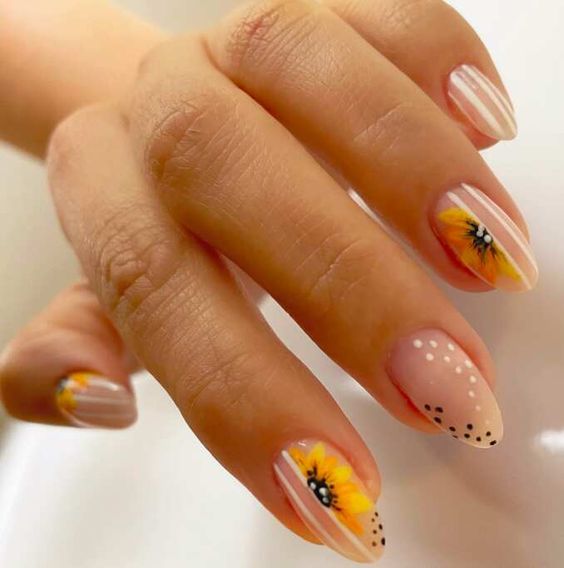 Elegant nails for summer 