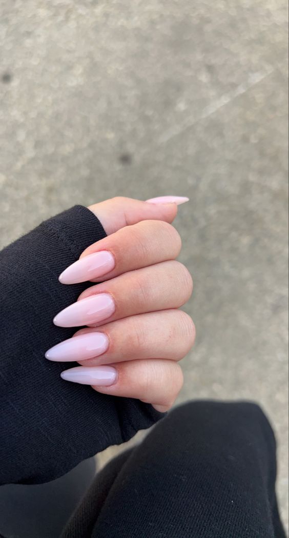 Valentine’s Day nail ideas 