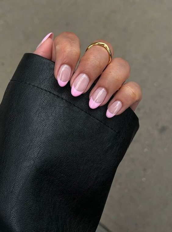Valentine’s Day nail ideas 