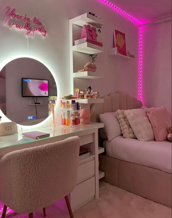 Simple room aesthetic 