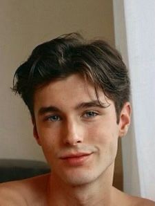 Wolf cut mullet 