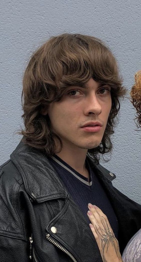 Wolf cut mullet 