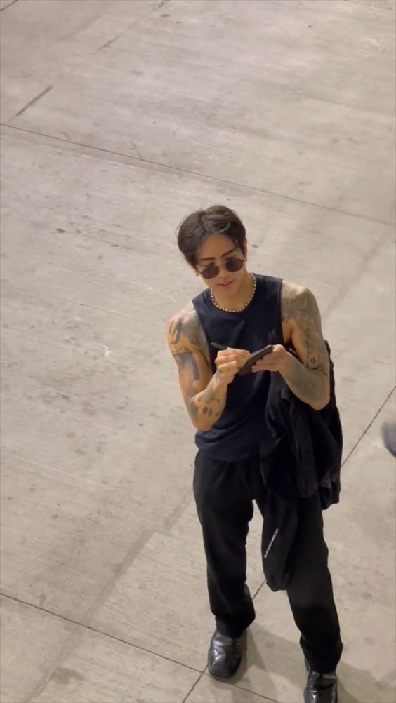 Cool All black outfits for guys 