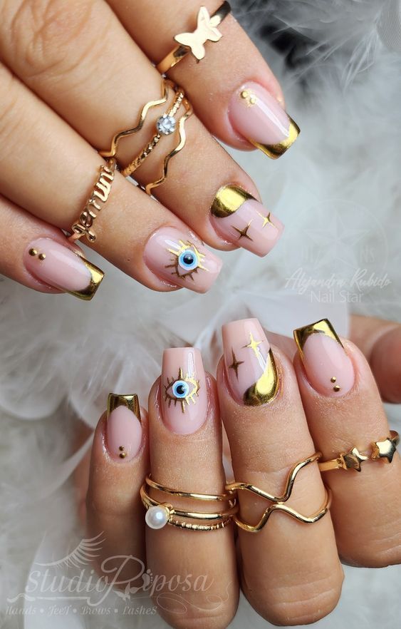 Simple and trendy nail art 