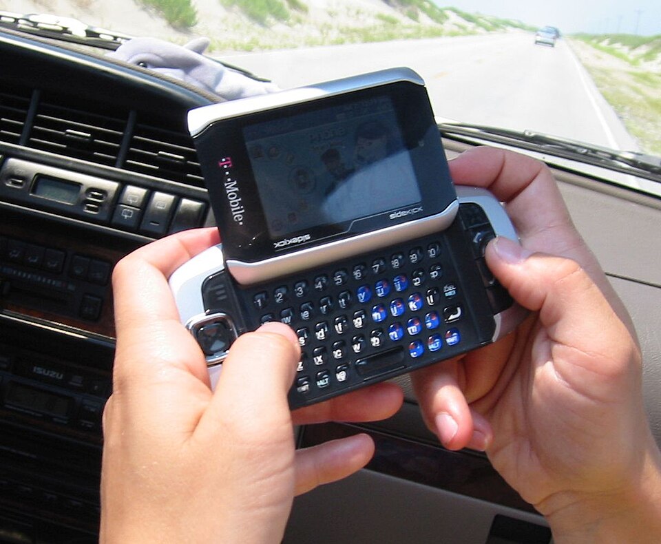 T-Mobile Sidekick, aka Danger Hiptop (2002)