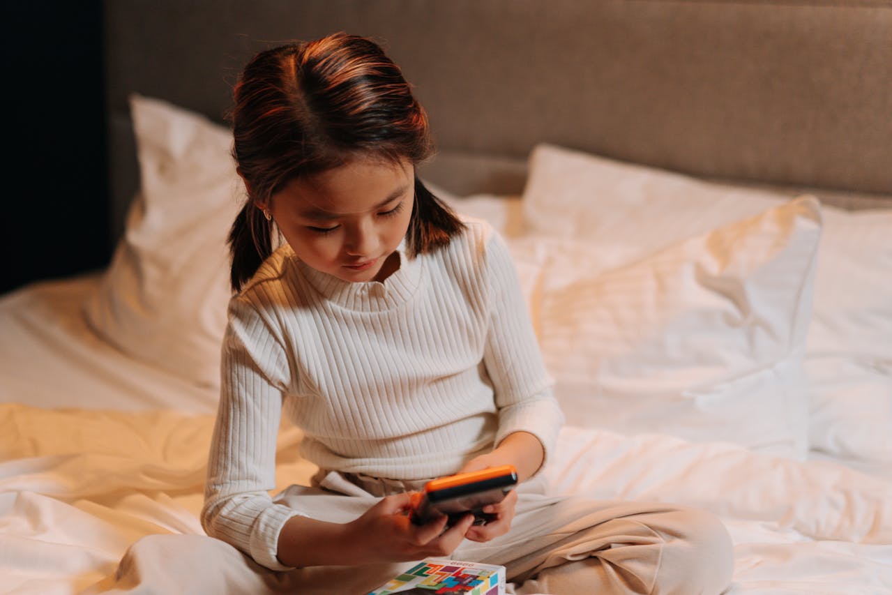 10 Childhood Games That Vanished With Smartphones