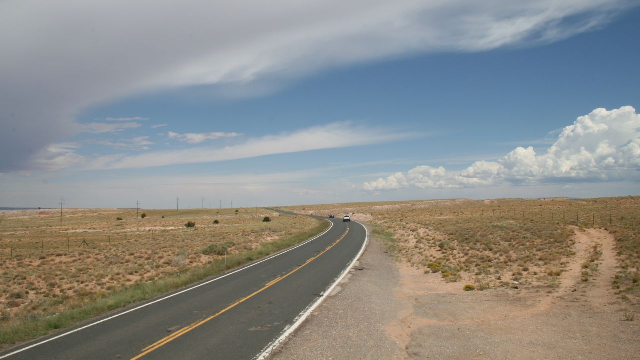 10 Under-the-Radar Road Trip Routes Beating the Crowds