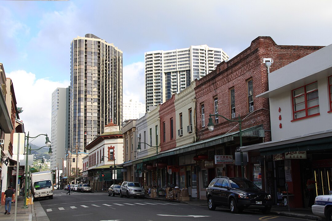 Honolulu, Hawaii: No Phones in Crosswalks