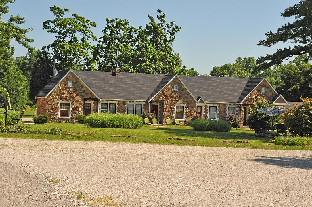 The Wagon Wheel Motel, Cuba, Missouri