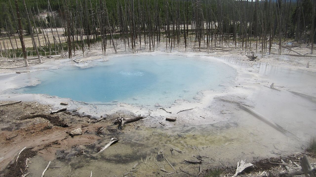 6 Natural Hot Springs You Can Soak in for Free