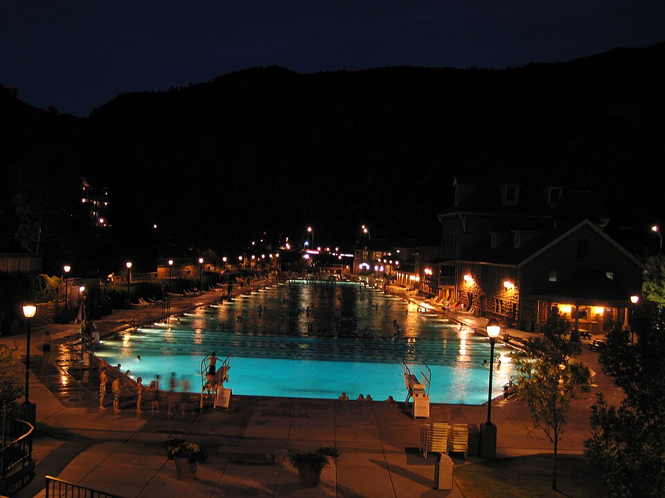 Glenwood Hot Springs Pool, Colorado